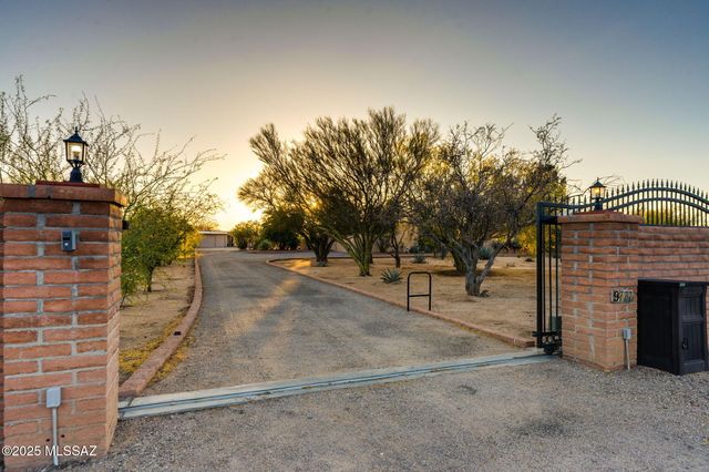 9777 N Korte Lane, Tucson, AZ 85704