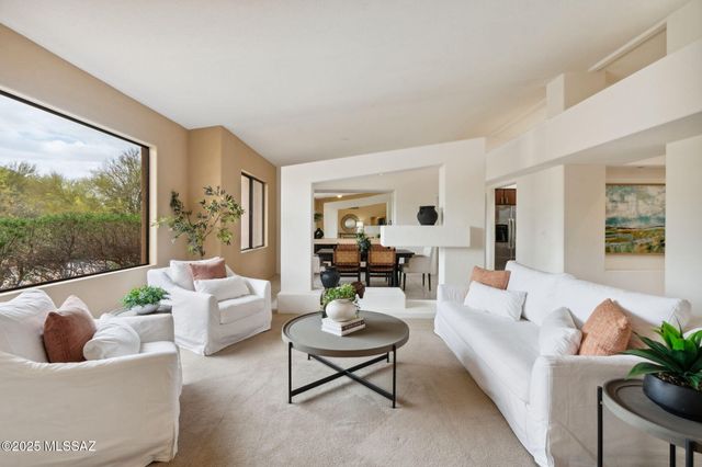 9777 N Korte Lane, Tucson, AZ 85704