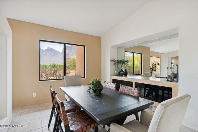 9777 N Korte Lane, Tucson, AZ 85704