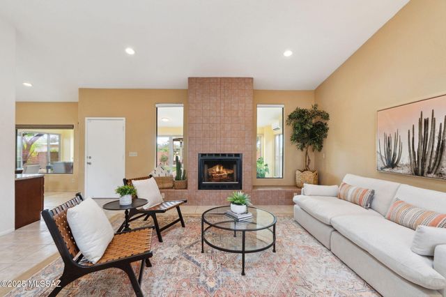 9777 N Korte Lane, Tucson, AZ 85704