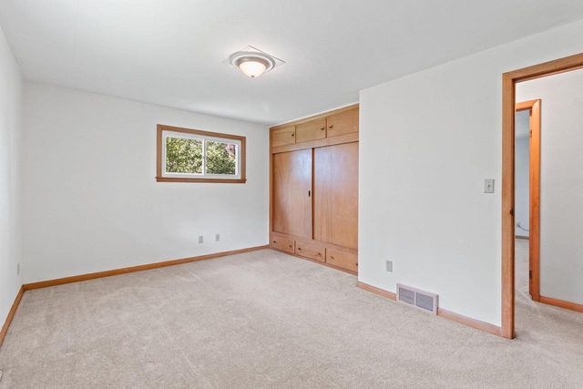1731 OAKRIDGE PLACE, Neenah, WI 54956