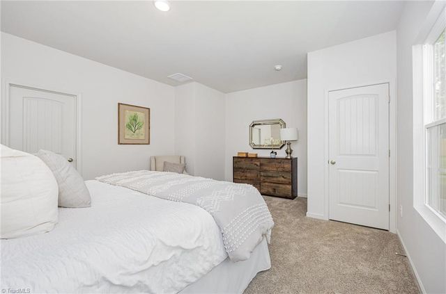 1676 Little Creek Circle, Winston-salem, NC 27103