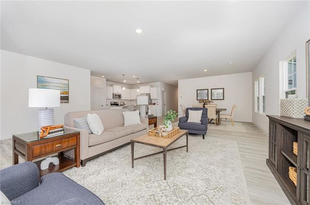 1676 Little Creek Circle, Winston-salem, NC 27103