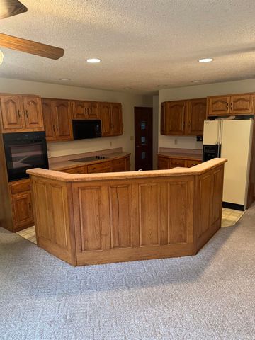 8600 Vann Road, Newburgh, IN 47630