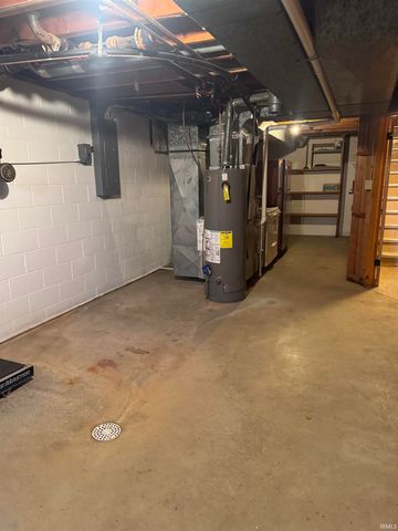 8600 Vann Road, Newburgh, IN 47630