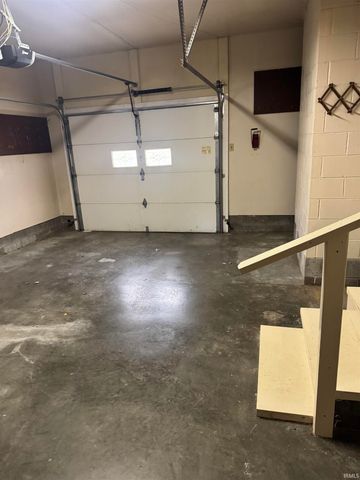 8600 Vann Road, Newburgh, IN 47630