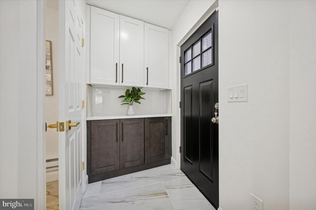 2005 W GIRARD AVE, Philadelphia, PA 19130