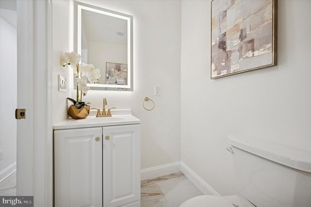 2005 W GIRARD AVE, Philadelphia, PA 19130