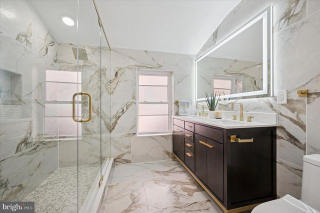 2005 W GIRARD AVE, Philadelphia, PA 19130