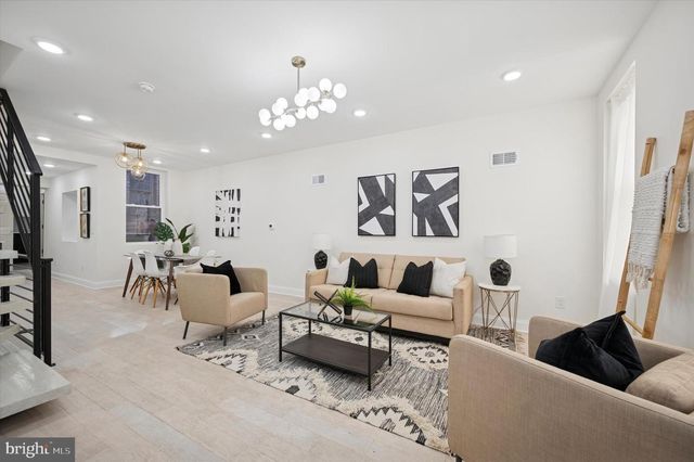 2005 W GIRARD AVE, Philadelphia, PA 19130