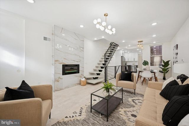 2005 W GIRARD AVE, Philadelphia, PA 19130