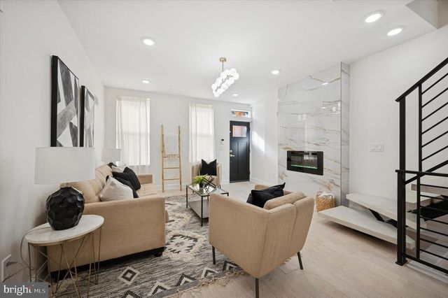 2005 W GIRARD AVE, Philadelphia, PA 19130