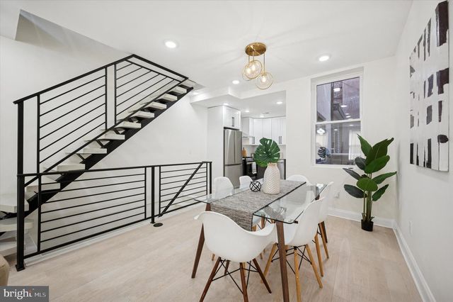 2005 W GIRARD AVE, Philadelphia, PA 19130