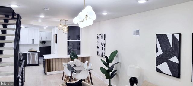 2005 W GIRARD AVE, Philadelphia, PA 19130