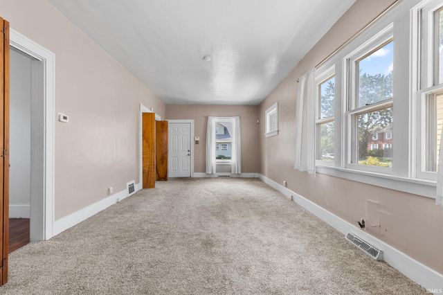 606 S Meade Street, South Bend, IN 46619