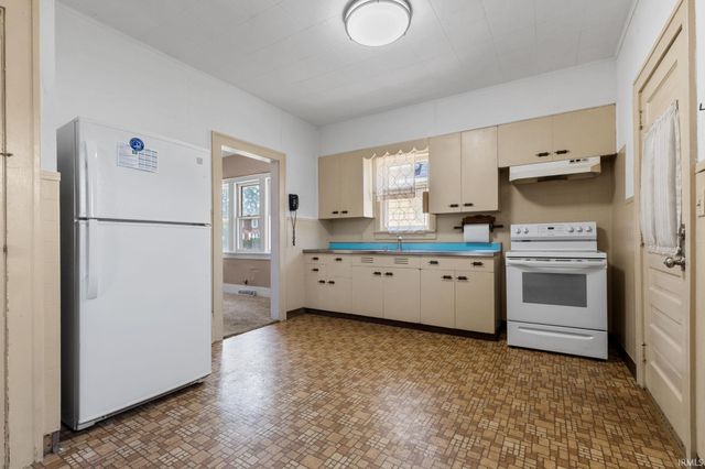606 S Meade Street, South Bend, IN 46619