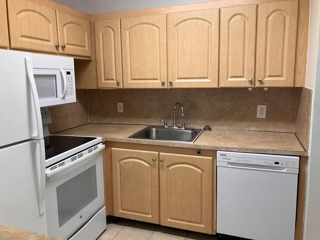 259 Sheffield K 259, West Palm Beach, FL 33417