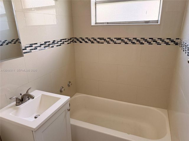 311 NE 57th St 311, Miami, FL 33137