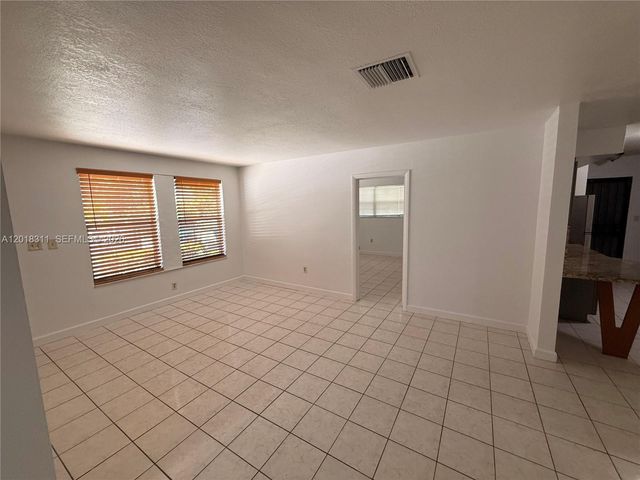 311 NE 57th St 311, Miami, FL 33137