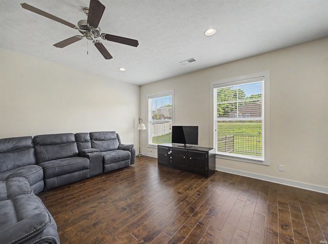 805 Criterion Way, Evansville, IN 47711
