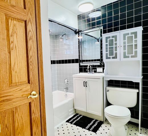 5249 W 64TH Place, Chicago, IL 60638