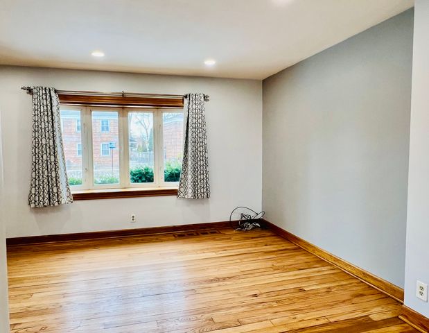 5249 W 64TH Place, Chicago, IL 60638