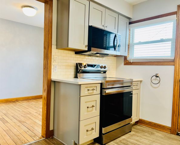 5249 W 64TH Place, Chicago, IL 60638