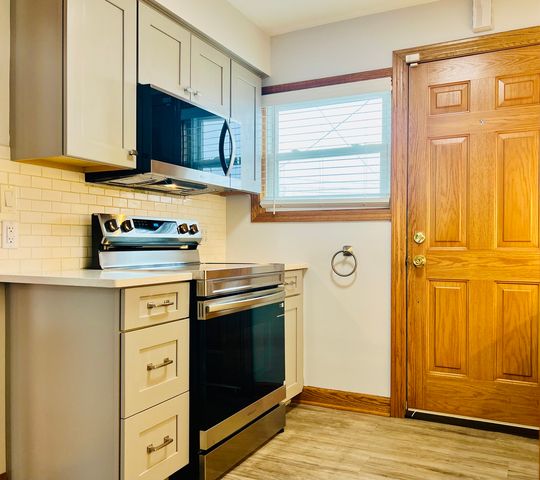 5249 W 64TH Place, Chicago, IL 60638