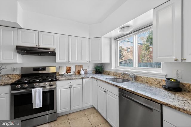 3164 PATRICK HENRY DR, Falls Church, VA 22044