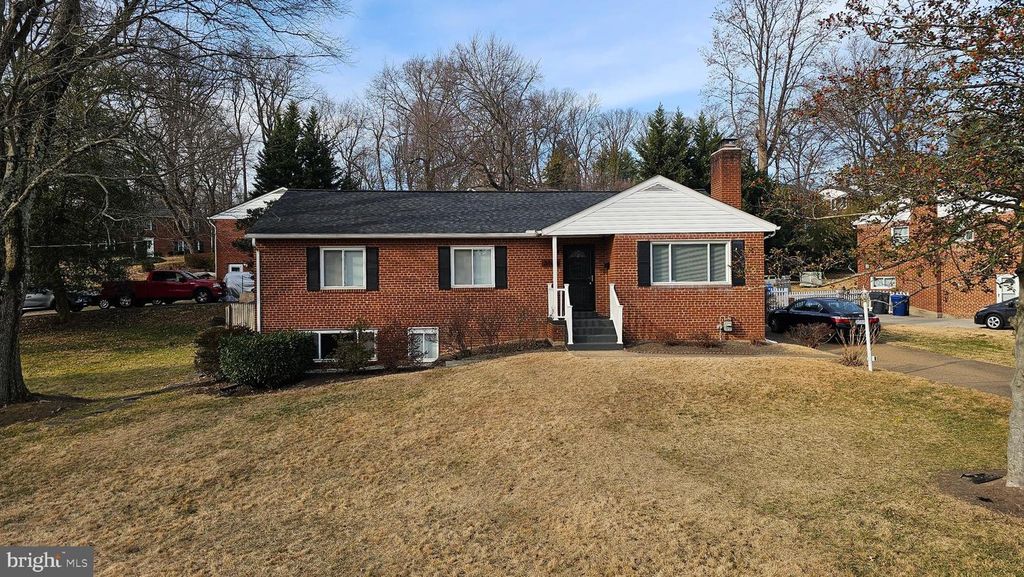 3164 PATRICK HENRY DR, Falls Church, VA 22044