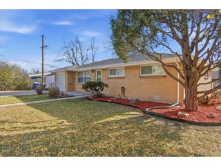 8940 Cole Dr, Arvada, CO 80004