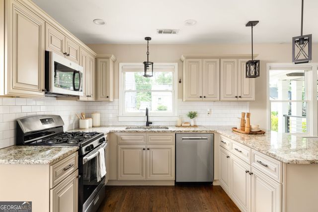 216 Sisson Avenue NE, Atlanta, GA 30317