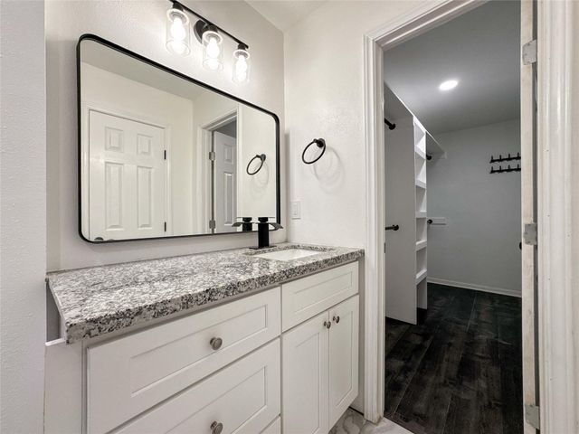 9922 Glenkirk Drive, Houston, TX 77089