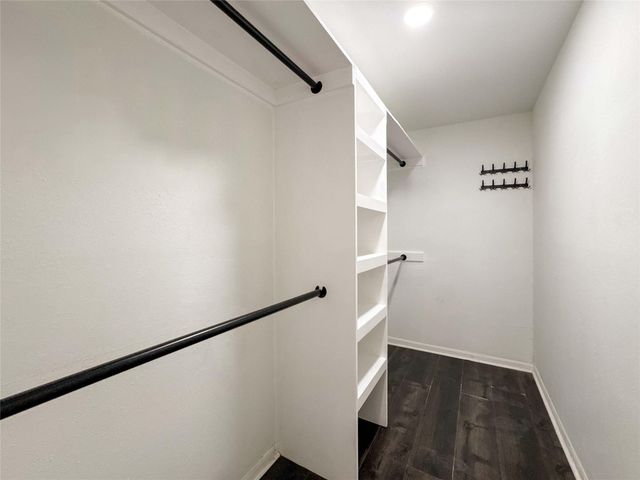 9922 Glenkirk Drive, Houston, TX 77089