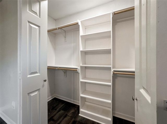 9922 Glenkirk Drive, Houston, TX 77089