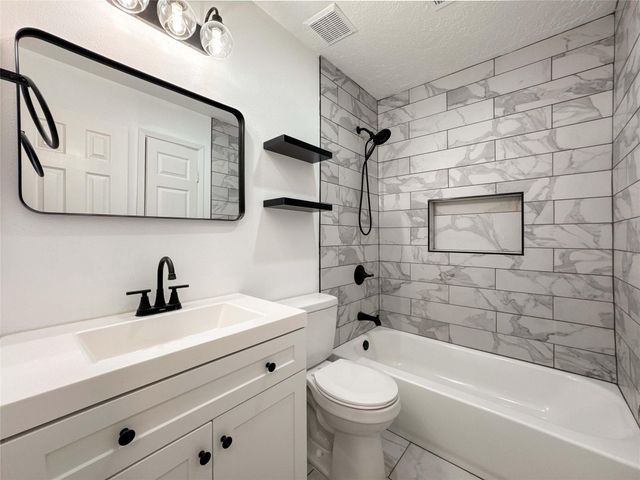 9922 Glenkirk Drive, Houston, TX 77089