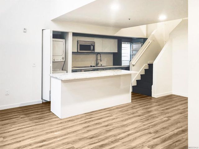 1944 State St 1, San Diego, CA 92101