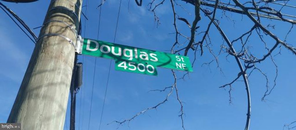4410 DOUGLAS ST NE, Washington, DC 20019
