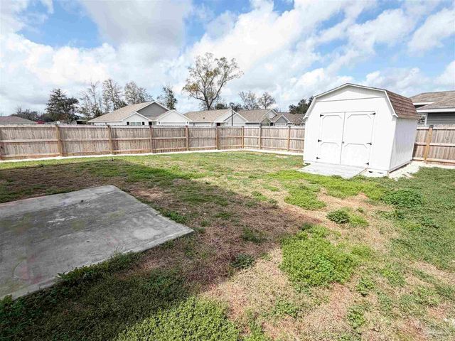 5720 Blackhorse Cir, Pensacola, FL 32526