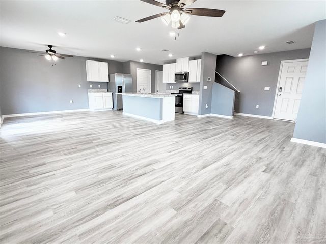 5720 Blackhorse Cir, Pensacola, FL 32526