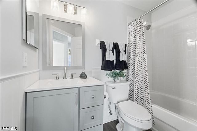 3630 Pine Oak CIR 105, Fort Myers, FL 33916