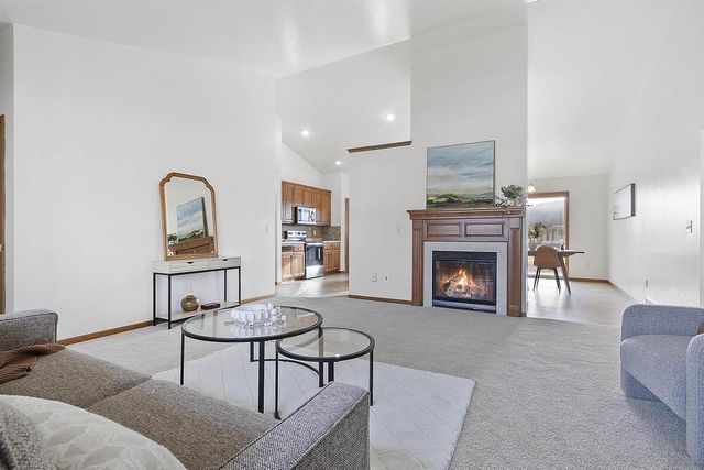 2135 W MELCORN CIRCLE, De Pere, WI 54115