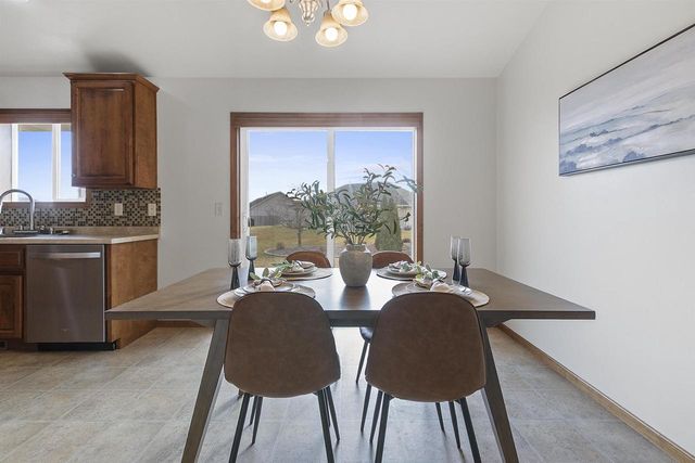 2135 W MELCORN CIRCLE, De Pere, WI 54115