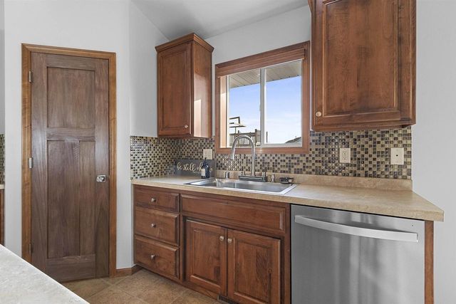 2135 W MELCORN CIRCLE, De Pere, WI 54115