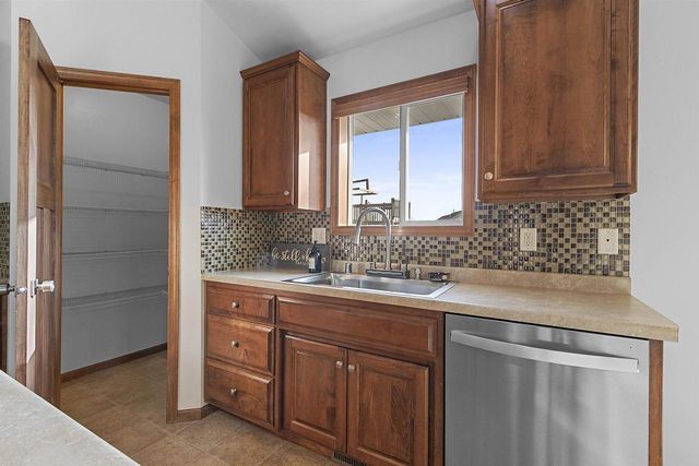 2135 W MELCORN CIRCLE, De Pere, WI 54115