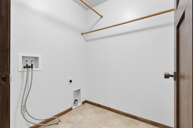 2135 W MELCORN CIRCLE, De Pere, WI 54115