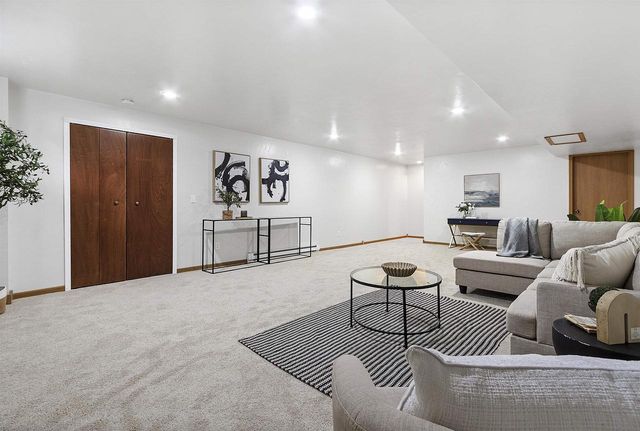 2135 W MELCORN CIRCLE, De Pere, WI 54115