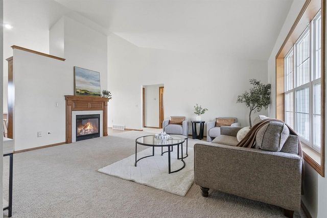 2135 W MELCORN CIRCLE, De Pere, WI 54115