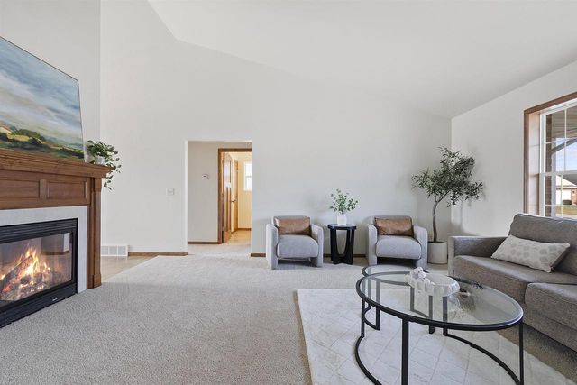 2135 W MELCORN CIRCLE, De Pere, WI 54115