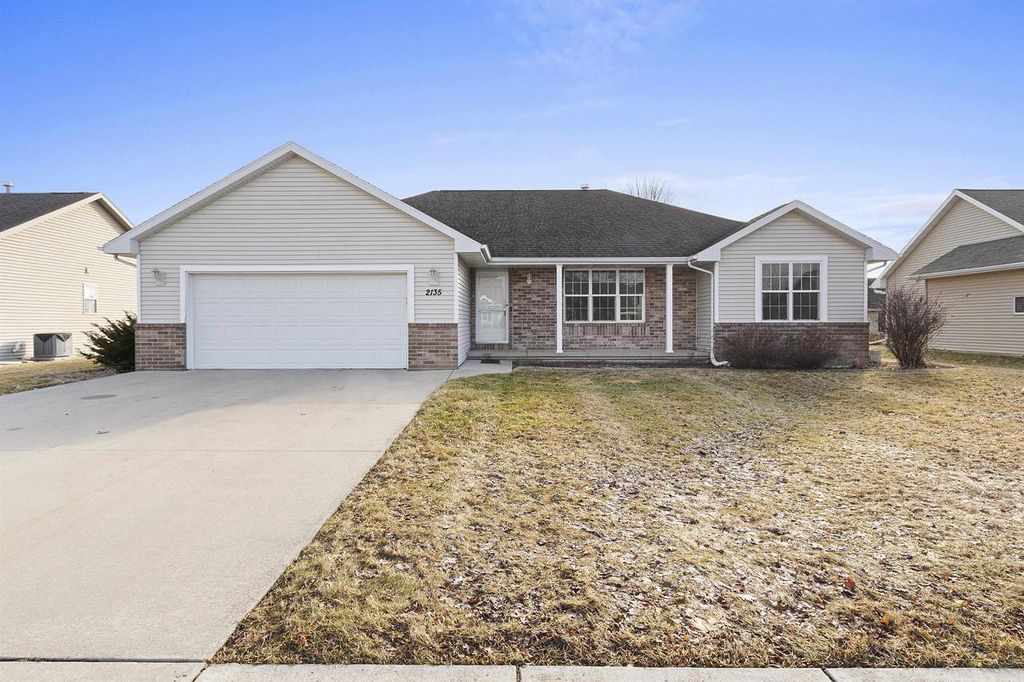 2135 W MELCORN CIRCLE, De Pere, WI 54115